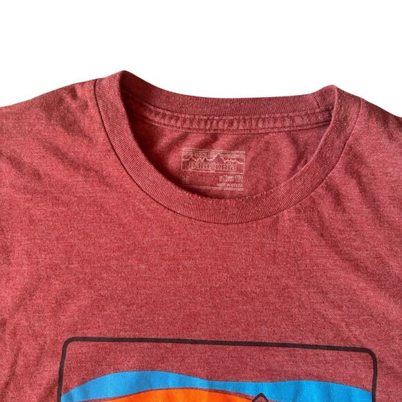 Patagonia Logo Tee Maroon Slim Fit Womens Medium Short Sleeve Mountain Graphic - Picture 8 of 10